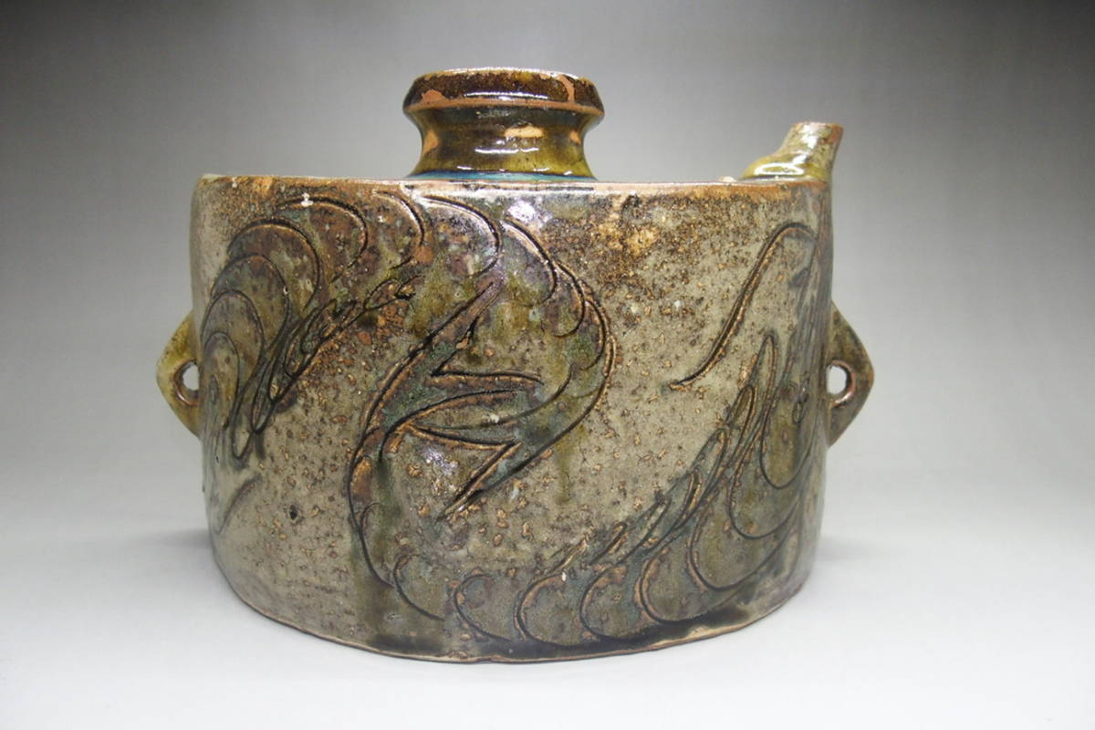 人間国宝 壺屋焼 共箱 金城次郎 魚文 金城次郎作 – 壷屋焼 D1028