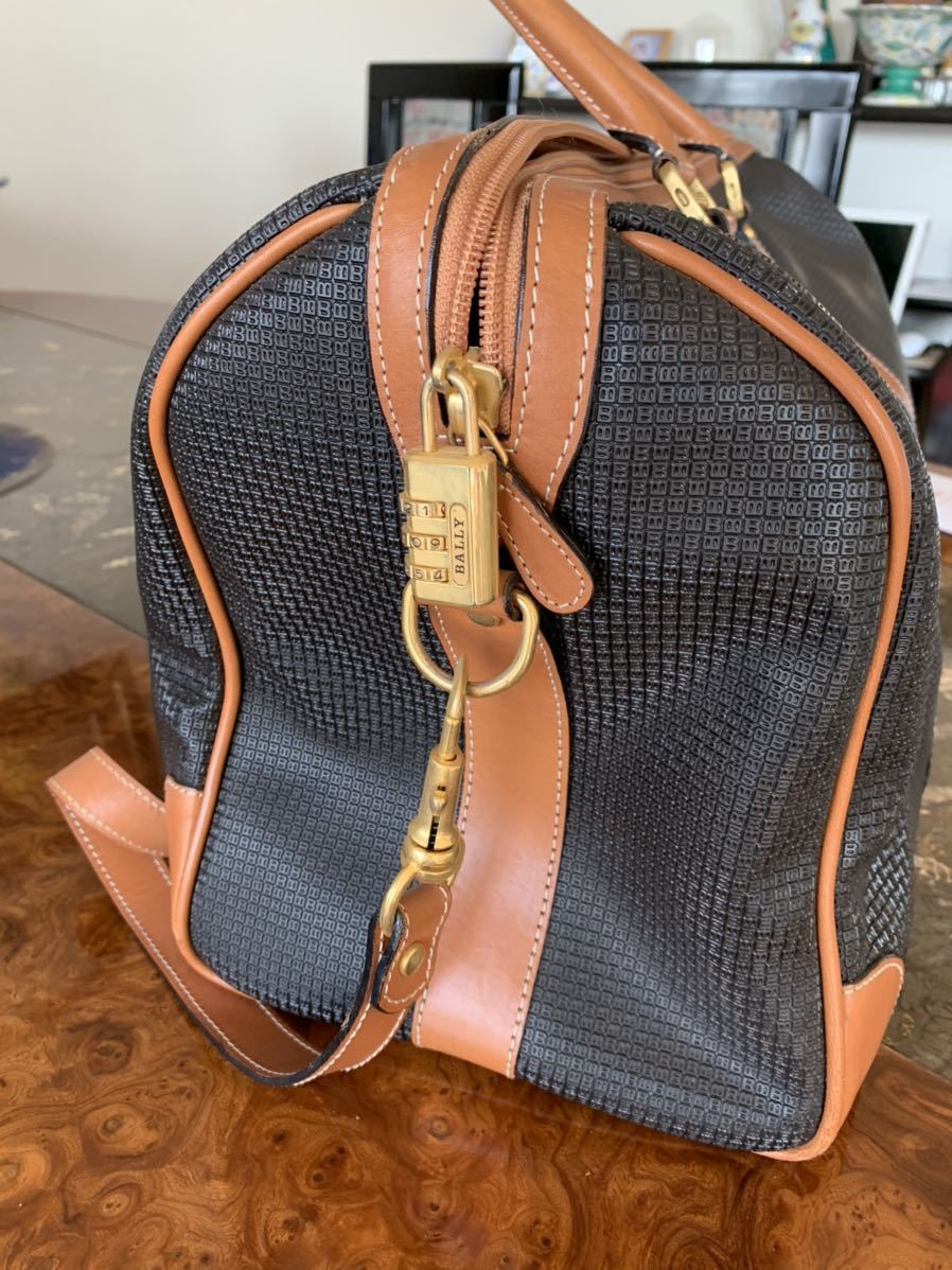 BALLY バリー オール レザー ストライプ 革タグ 斜め掛け ショルダー