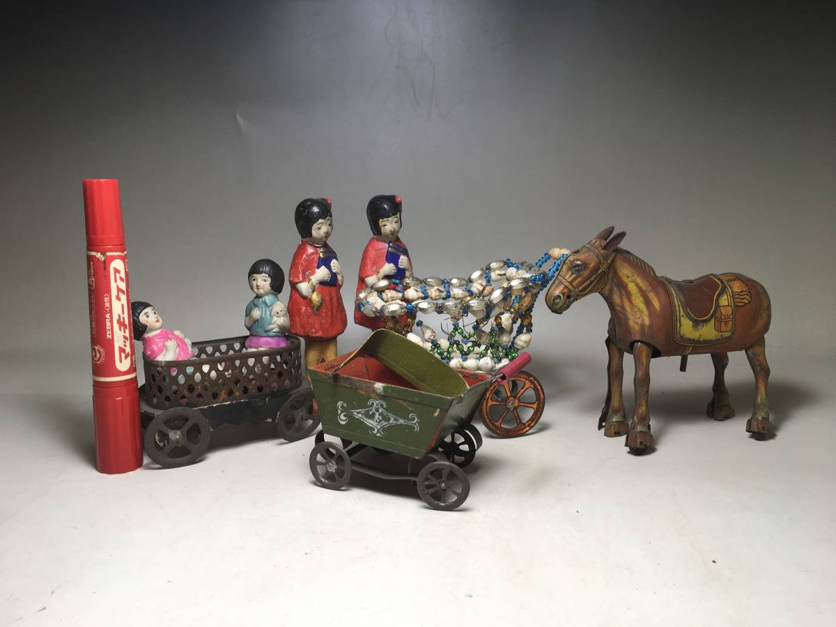 大正昭和初期頃のオモチャ 色々 ブリキの馬 乳母車 お人形 他 古玩具 磁器人形 土人形 ブリキ玩具 日本人形 売買されたオークション情報 Yahooの商品情報をアーカイブ公開 オークファン Aucfan Com