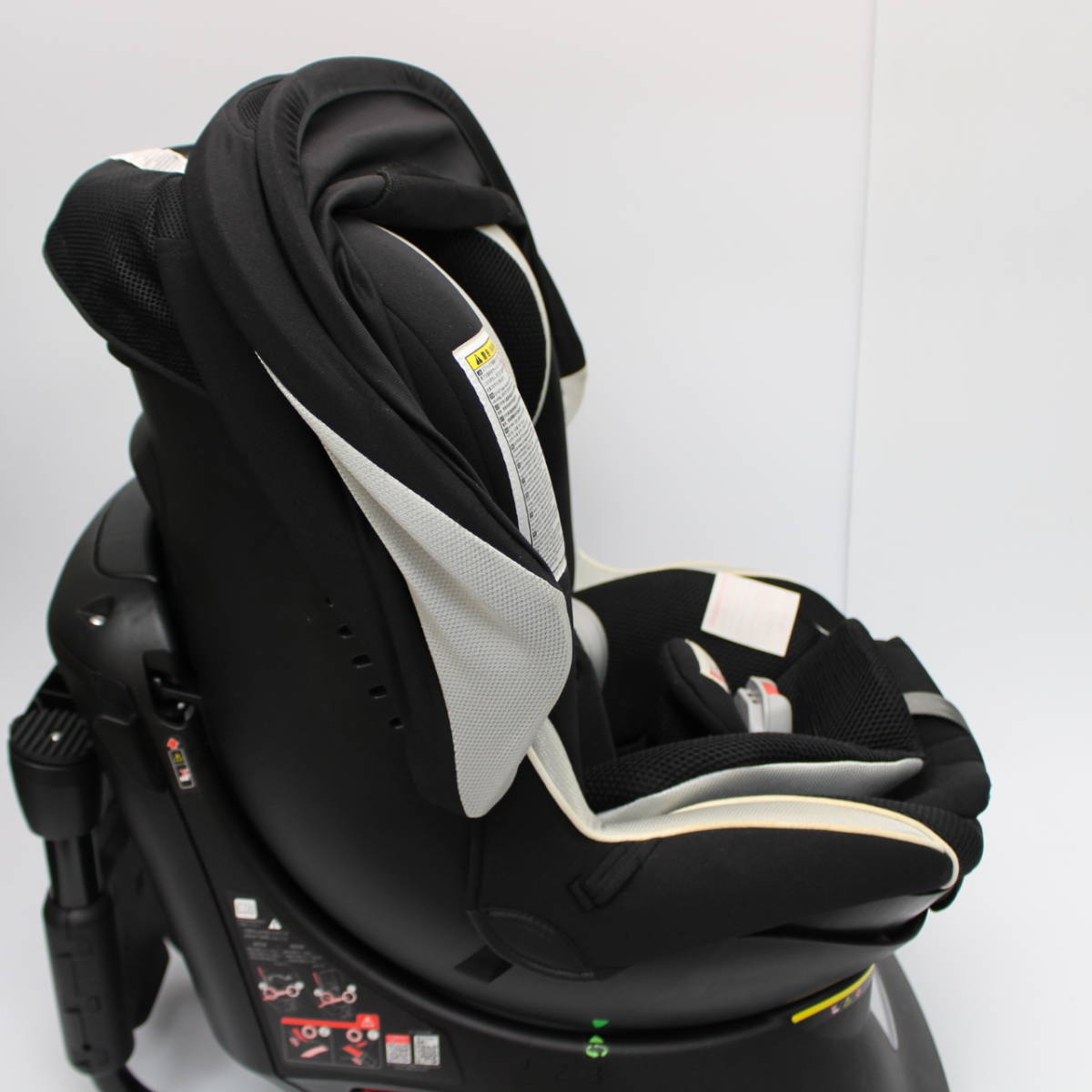 エールべべ・クルット チャイルドシート 新生児 ISOFIX 回転式
