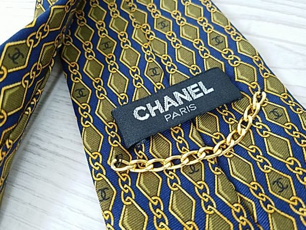 美品☆ CHANEL メンズ ネクタイ ココマーク×鎖柄 ゴールド×ネイビー