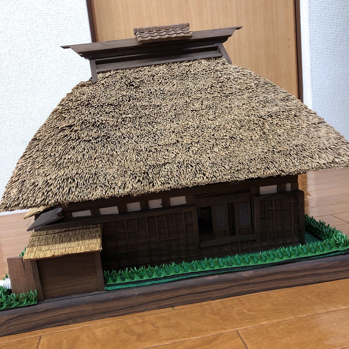 岩手県古民家ジオラマ 古民家 ジオラマ 模型 藁ぶき屋根 囲炉裏 田舎 電動