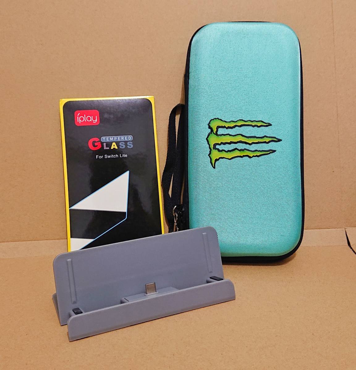 中古美品 Nintendo Switch Lite ザシアン・ザマゼンタ シルバー 保護