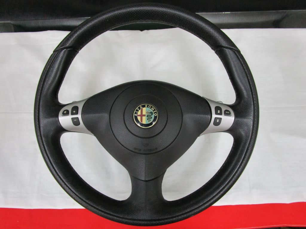 アルファロメオ ステアリング ALFAROMEO アルファロメオ ジュリア Alfa