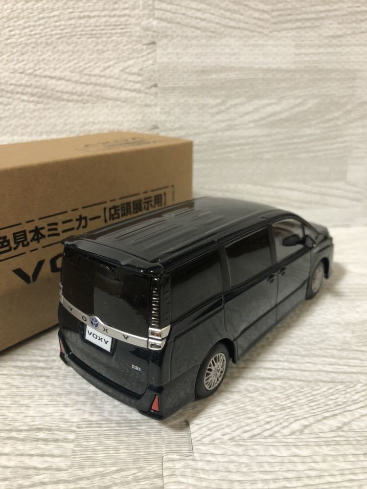 トヨタ 新型ヴォクシー ミニカー 1/30スケール ダイキャスト製 非売品 トヨタ - トヨタ新型ヴォクシーミニカー1/30スケ-ルダイキャスト製