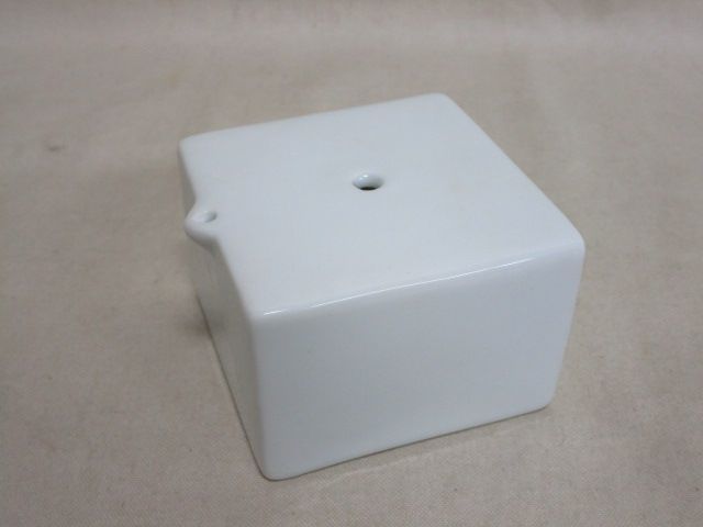 雉坂☆文房具【李朝白磁写 通称豆腐と呼ばれる人気のある水滴】