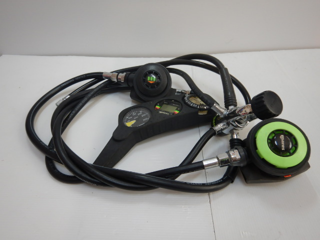 100%新品，人気SALE レギュレーター オクトパス ゲージ/mares 動作未確認(レギュレータ)｜売買されたオークション情報、yahooの商品情報をアーカイブ公開 - オークファン レギュレータ