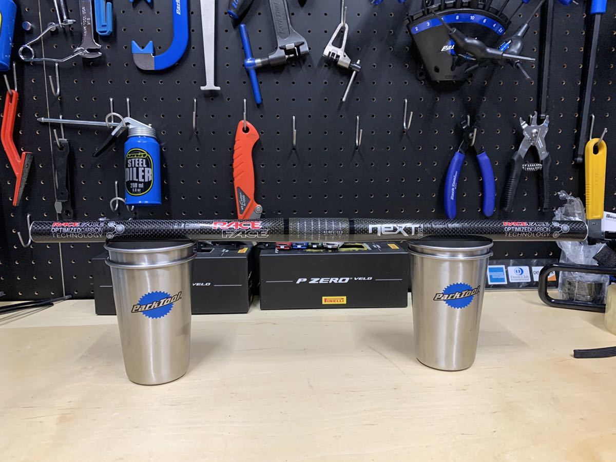 Raceface Next Sl フルカーボンハンドルバー フラットバー 実測132 4g クランプ径25 4mm 長さ560mm Brompton Birdy Bd 1 軽量 フラットバー 売買されたオークション情報 Yahooの商品情報をアーカイブ公開 オークファン Aucfan Com