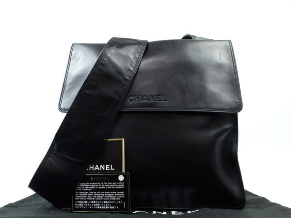  期間限定 CHANELシャネル ロゴ マグネットロック スクエア型 ショルダーバッグ 斜めがけ レザー 黒ブラック(ショルダーバッグ)｜売買されたオークション情報、yahooの商品情報をアーカイブ公 かばん、バッグ
