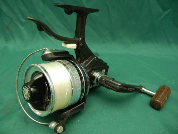  レトロ リール Daiwa SS-5000LB S ダイワ(ダイワ)｜売買されたオークション情報、yahooの商品情報をアーカイブ公開 - オークファン ダイワ
