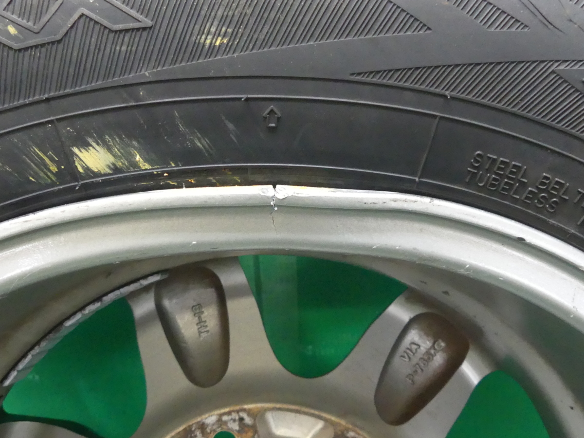 ハイエース 200 社外 15インチ アルミホイール 195/80R15 バリ山 