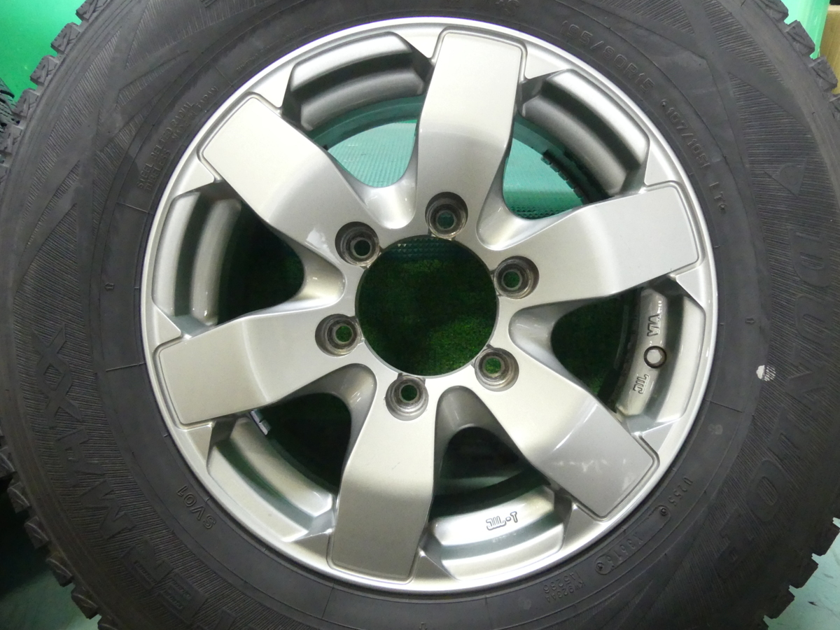 ハイエース 200 社外 15インチ アルミホイール 195/80R15 バリ山 