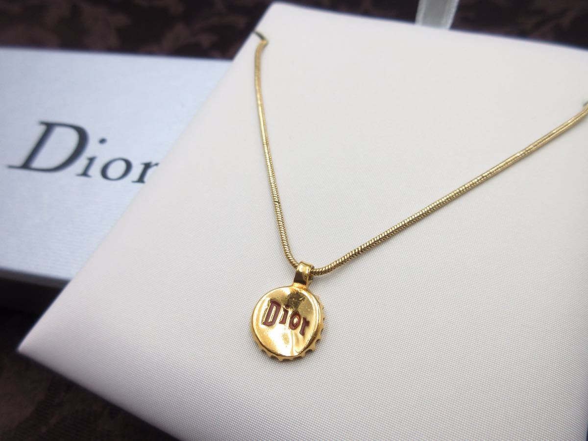 Dior Christian ネックレス 瓶蓋 ディオール ロゴネックレス デザイン 