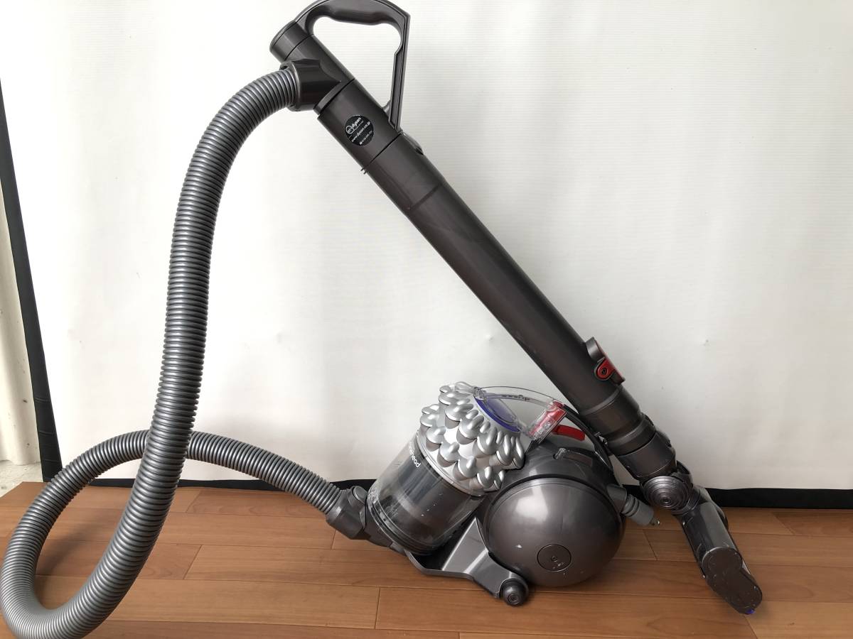 dyson 電気掃除機 DC63 6/29① dyson サイクロン掃除機 DC63 COM