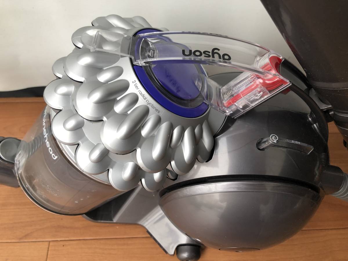 dyson 電気掃除機 DC63 6/29① dyson サイクロン掃除機 DC63 COM