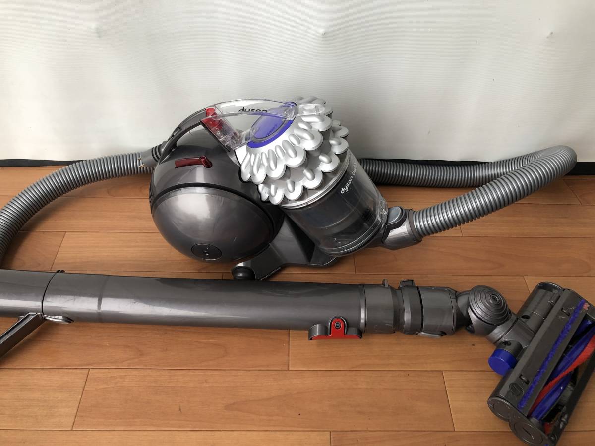 dyson 電気掃除機 DC63 6/29① dyson サイクロン掃除機 DC63 COM