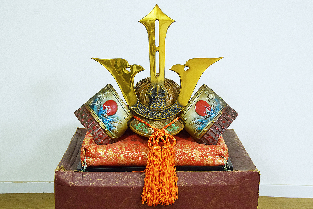 出世兜 楠木正成 三鍬形星兜 湊川神社蔵 五月人形 端午の節句 座布団