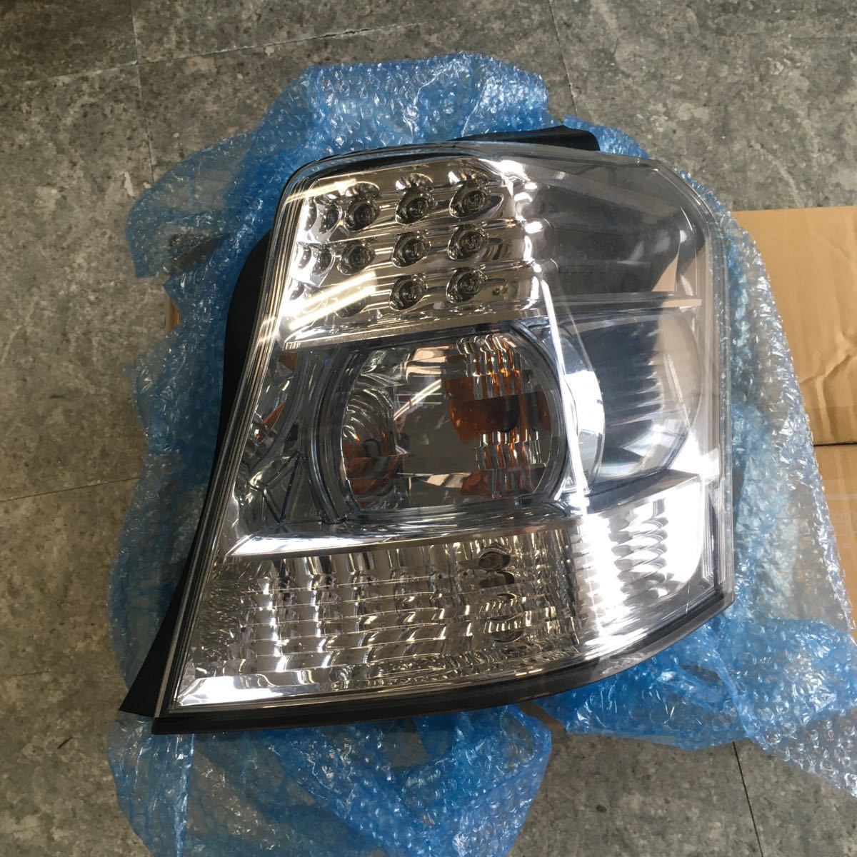AZK10 SAI 75-12 サイ 右 トヨタ テールライト トヨタ☆SAI☆純正