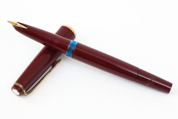 Montblanc NO.32 万年筆 ボルドカラー ペン先14K 585刻印 MONTBLANC モンブラン No 32 万年筆 ペン先 585 刻印 14K 14金