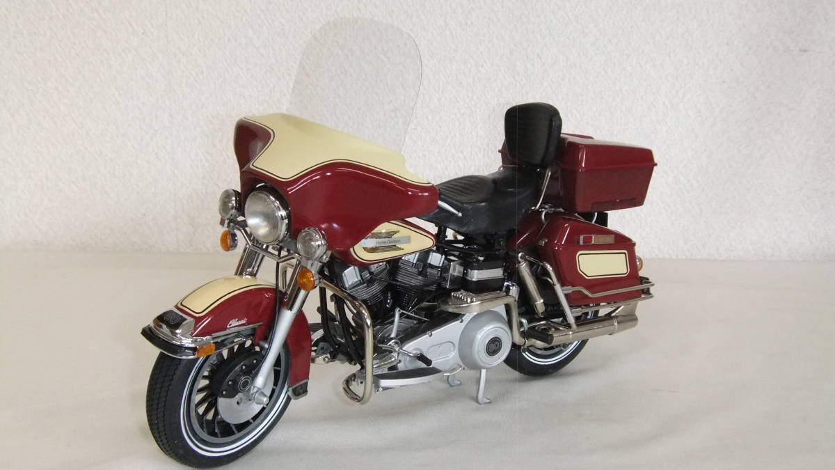 模型・プラモデル Harley-Davidson FLH サイドカー 模型 ディスプレイ