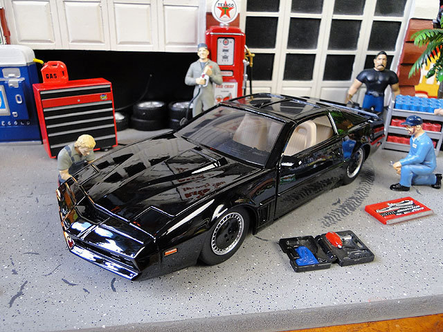 【237640】Jada 海外ドラマ「ナイトライダー」 K.I.T.T.のダイキャストモデルカー 1/24スケール(1982年ポンティアック・ファイヤーバード)