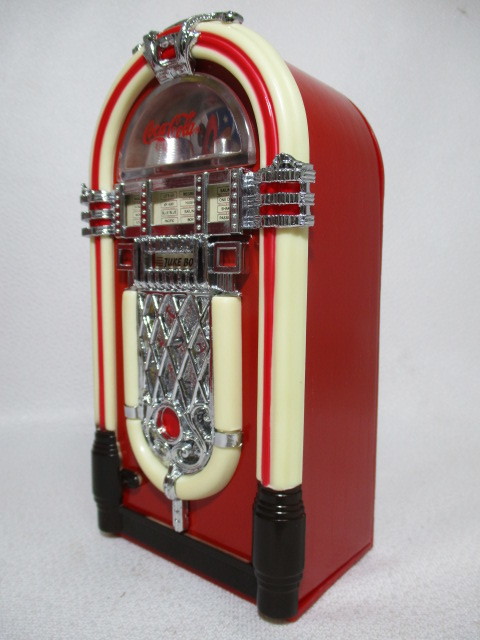 コカ・コーラのジュークボックス型のレトロな貯金箱。1996年製のレア