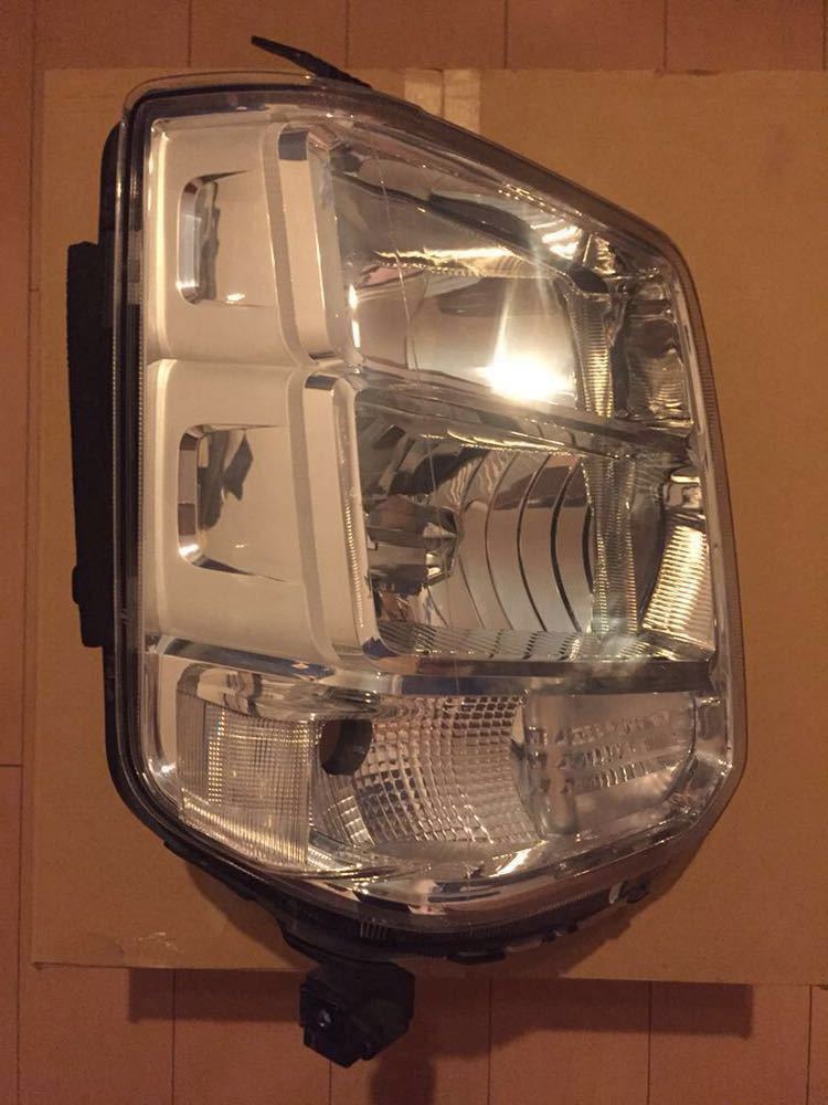 スズキ　エブリィ　左ヘッドライトユニット　DA17V DR17V 未使用保管 スズキ エブリィ 左ヘッドライトユニット DA17V DR17V 未使用保管 2026