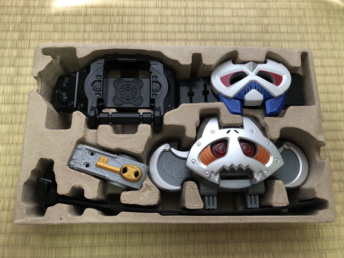 仮面ライダーキバ 変身ベルト&フエッスル DX & バンダイ DX