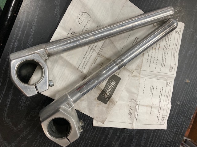 100%新品，大得価 マグラ MAGURA セパレートハンドル 35パイ 35&pi; セパハン SR SRX ヤマハ ホンダ スズキ カワサキ(オンロード用)｜売買されたオークション情報、yahooの商品情報をアーカイブ公開 - オークファン 汎用