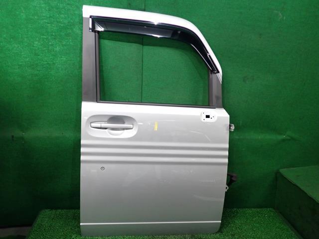 ○ トヨタ ランド クルーザー 200 UZJ200W URJ202W 前期 中期 後期