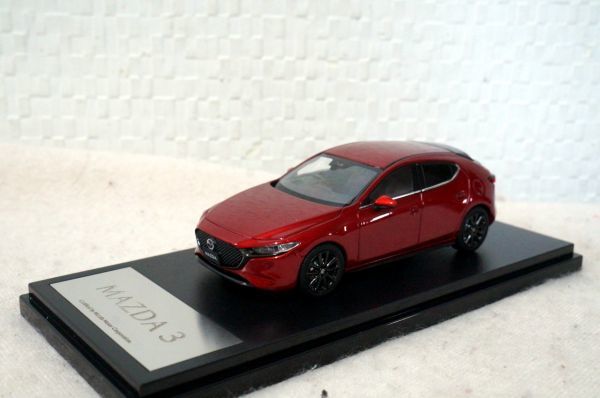 マツダ3 1/43 ミニカー ファストバック ソウルレッドクリスタルメタリック