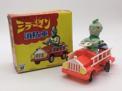 当時物マスダヤ製「ミラーマン消防車」希少箱付き　ゼンマイ仕掛け玩具 ミラーマン ソフビのYahoo!オークション(旧ヤフオク!)の相場・価格を