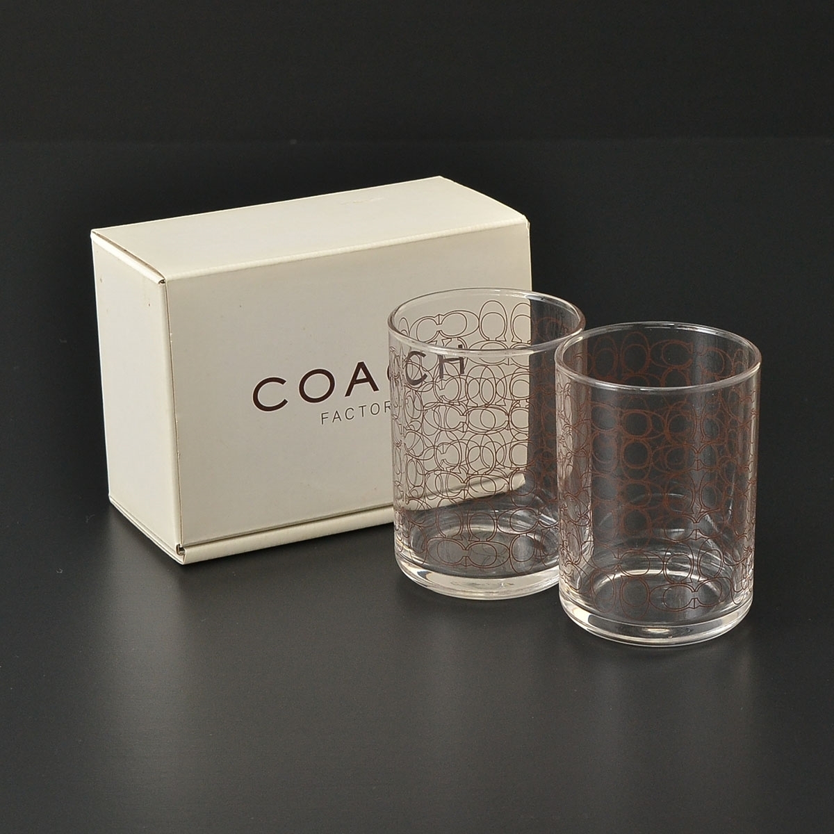 品 Coach コーチ シグネチャー柄 ダークブラウン ペア タンブラーグラス ミニグラス コーチ 売買されたオークション情報 Yahooの商品情報をアーカイブ公開 オークファン Aucfan Com