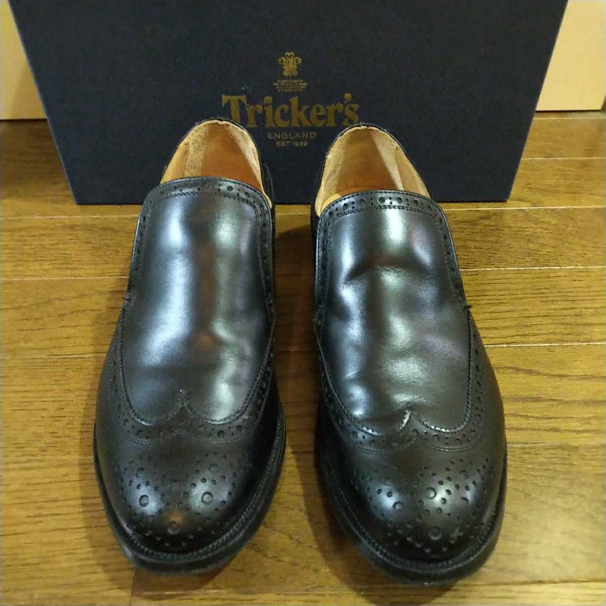 【美品】 Tricker's トリッカーズ 英国製 ブローグカジュアル ウイングチップドレス UK7.5 スリッポン 6510 Brogue Casuals