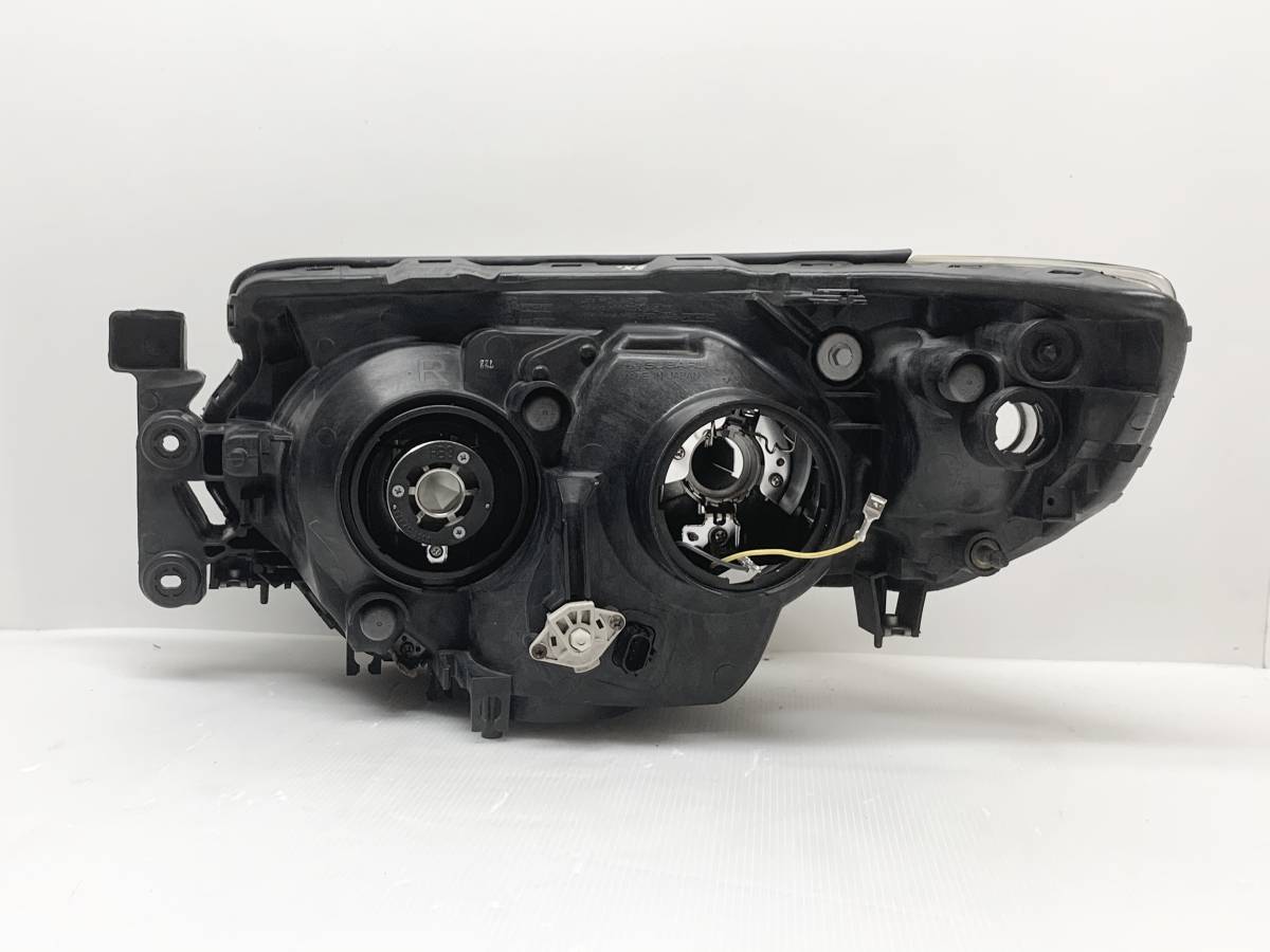 ☆送料込み☆ 即決 フォレスター SG5&frasl;SG9 後期 純正 右 HID ヘッド