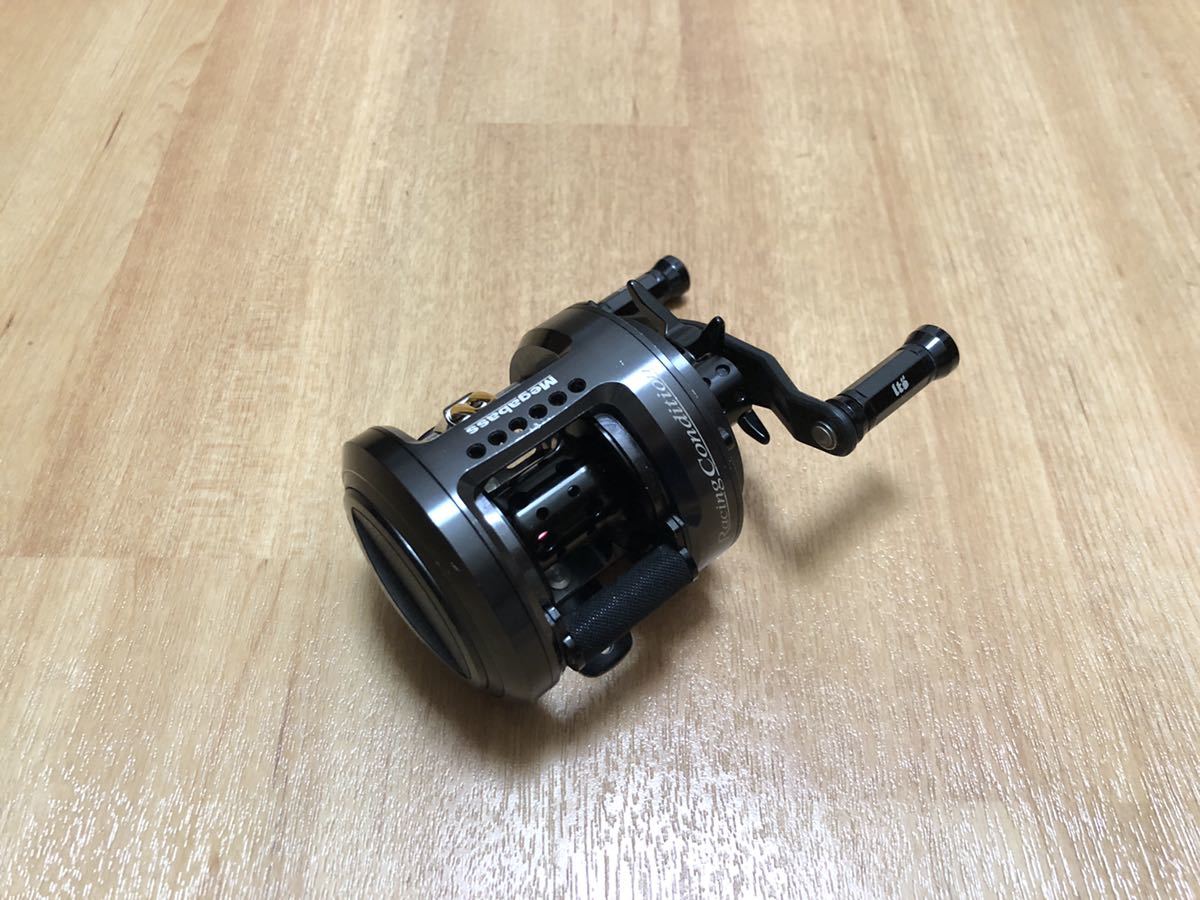 Megabass MONOBLOCK Racing Milano 右ハンドル Megabass MONOBLOCK