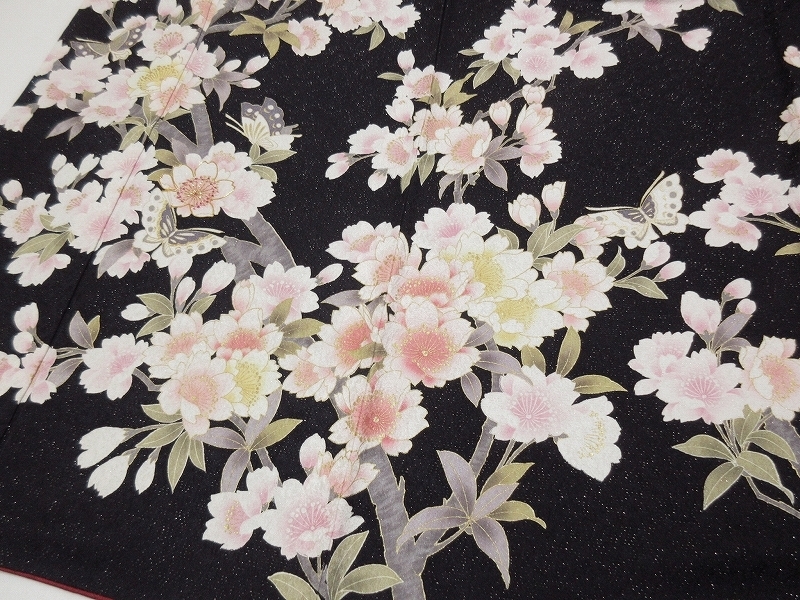 ドークブア□振袖 黒地 舞蝶に桜 駒刺繍 極上の逸品 706 逸品 金彩