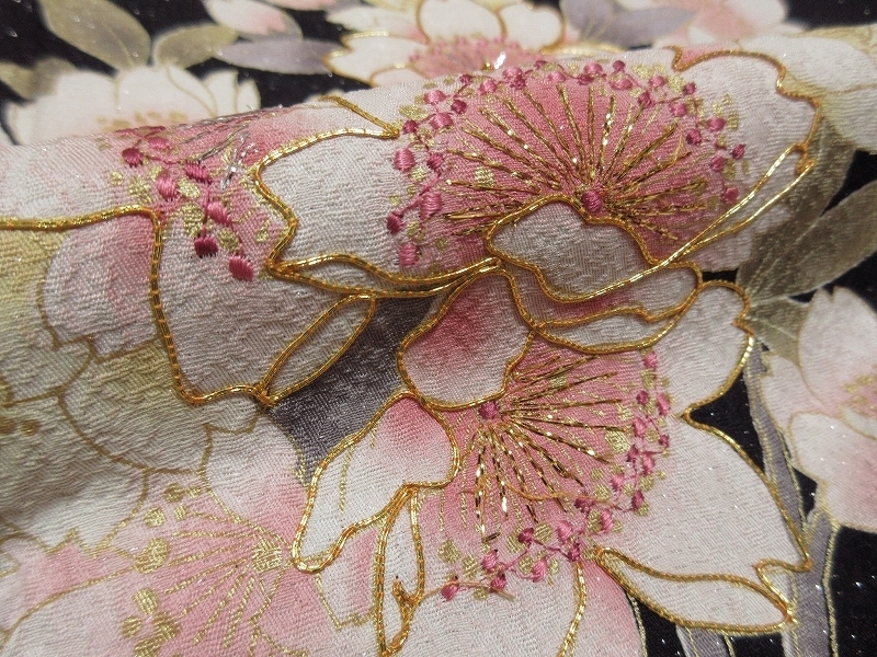 ドークブア□振袖 黒地 舞蝶に桜 駒刺繍 極上の逸品 706 逸品 金彩