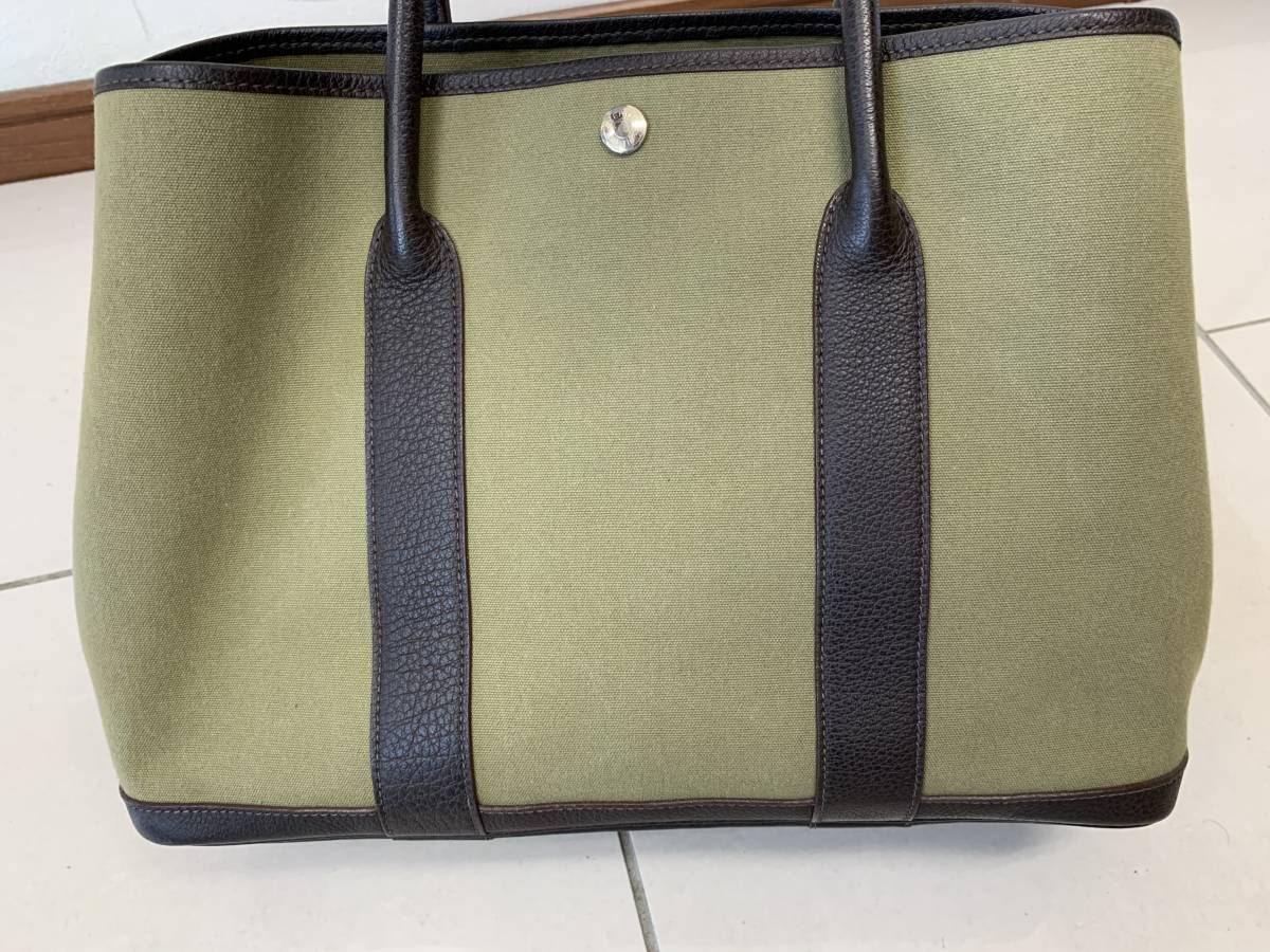 エルメス ガーデンパーティmm ハンドバッグ カーキ ダークブラウン Hermes 鞄 かばん バッグ 売買されたオークション情報 Yahooの商品情報をアーカイブ公開 オークファン Aucfan Com
