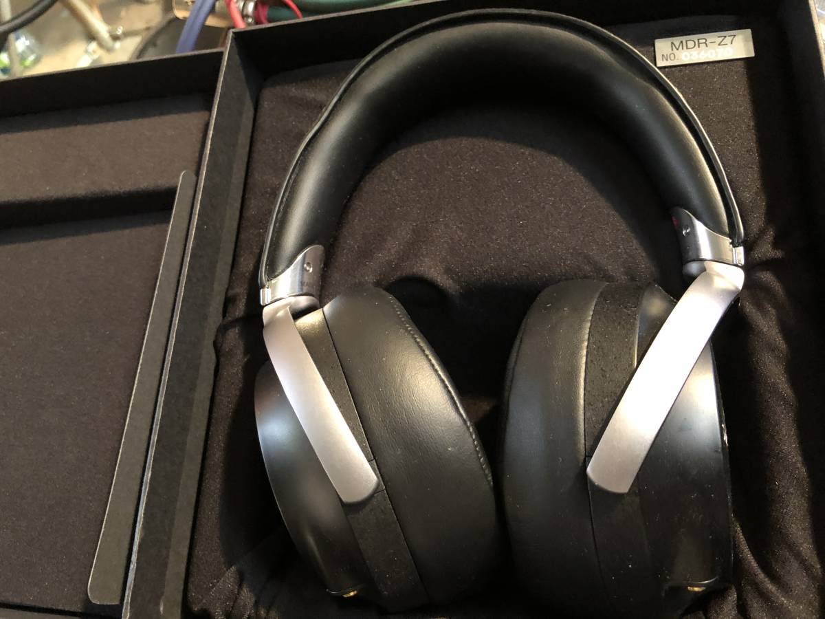 MDR-Z7 Stereo Park Headphones Zの軌跡 Black Headphones, The Wired 