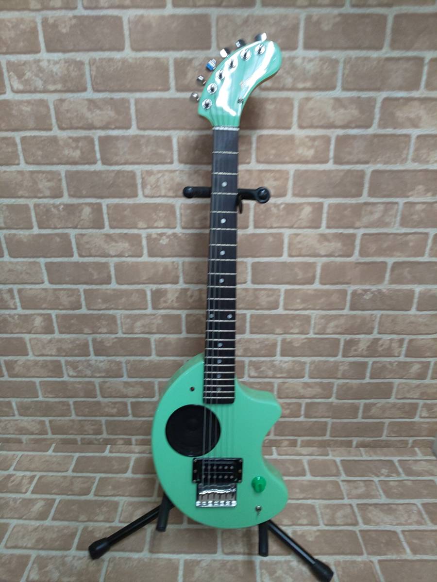 905Y160＞FERNANDES フェルナンデス ZO-3 グリーン アンプ内蔵ぞーさん 