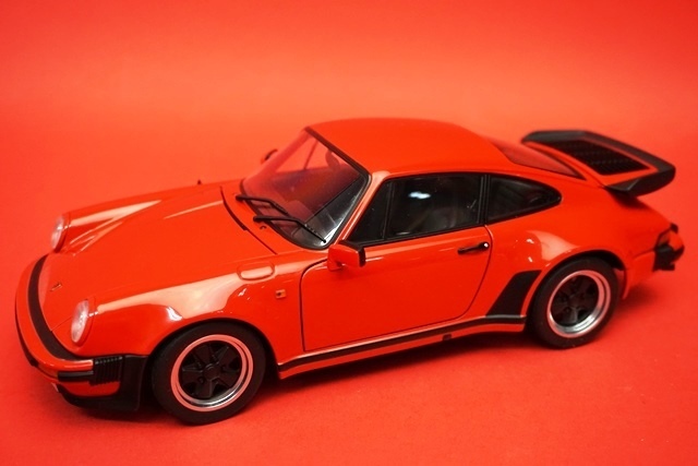 AUTOart オートアート 1/18 Porsche ポルシェ 911 (930) 3.3 ターボ