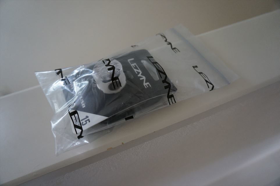 高品質，限定SALE Pirelli P Zero Velo 700&times;25C カラーバージョン イエロー ピレリ LEZYNE USB DRIVE レザインライト(700C（クリンチャー、WO）)｜売買されたオークション情報、yahooの商品情報をアーカイブ公開 - オーク タイヤ