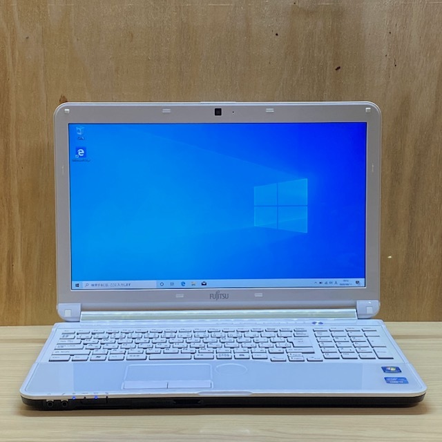 富士通 FMV LIFEBOOK AH56⁄C FMVA56CR [ルビーレッド] 価格比較