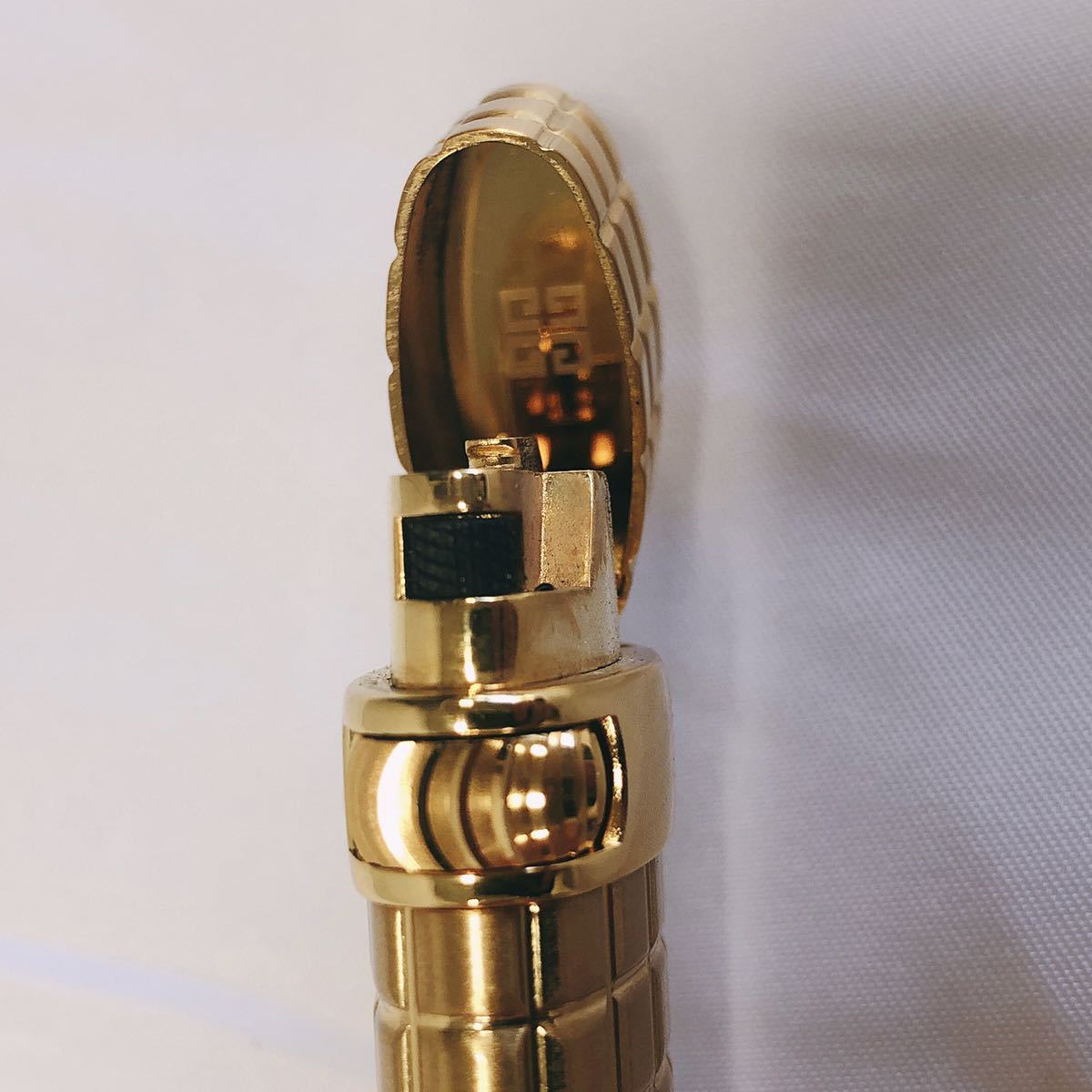 dl239 GIVENCHY ジバンシー ライター ゴールド ケース付き 動作未確認 中古 ゴールド ガスライター GIVENCHY 着火未確認GIVENCHY&frasl;ジバンシー - 火花〇