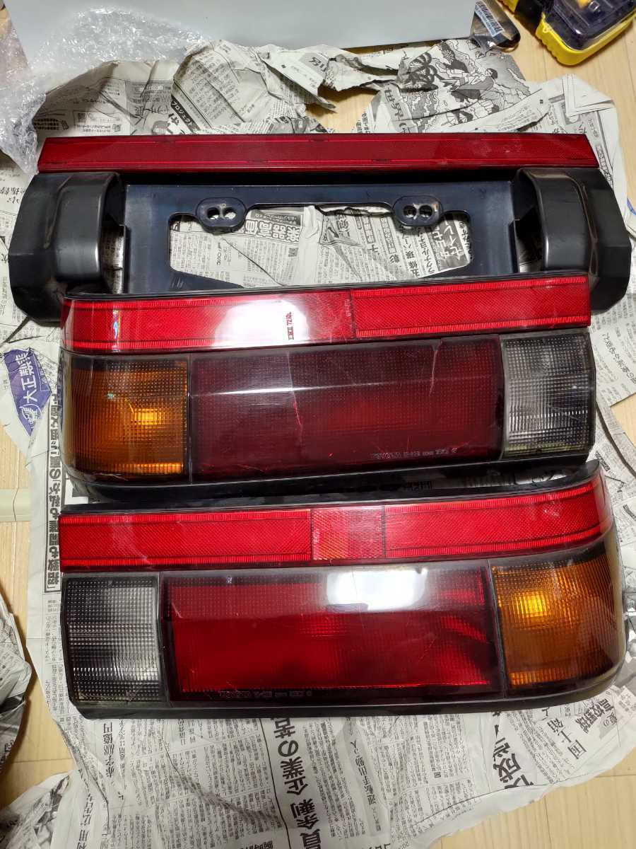 AE86 3ドア 後期 テールレンズ 左右セット リアガーニッシュ