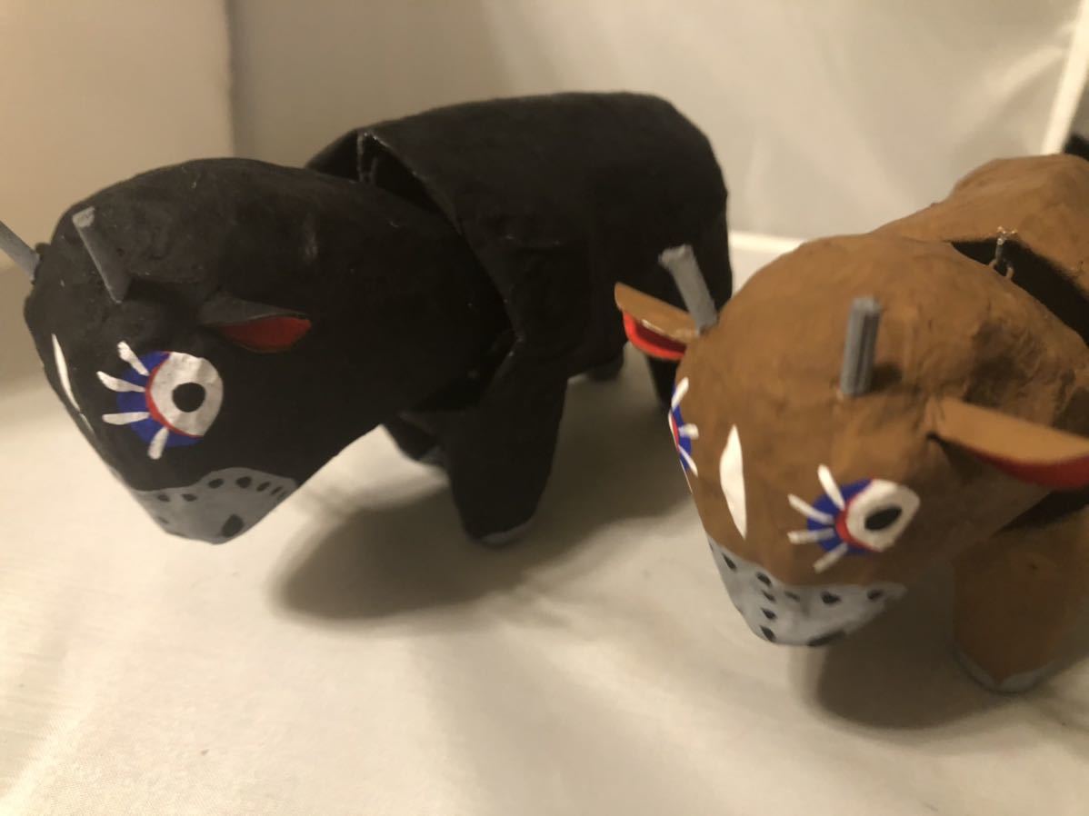 琉球張子『牛アーシ（首振り牛）』・古倉保文／フォークアート 郷土玩具 民藝 美品 琉球民芸 琉球張子 牛 アーシ 闘牛 首振り 張り子 民芸品 沖縄県