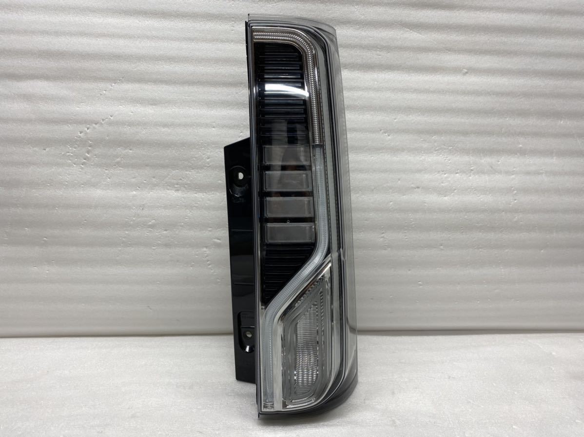 スペーシア カスタム MK53S 純正 右 テールランプ KOITO 220-5938M O10 MK53S スズキ 純正 テールの通販 mk53s スズキ純正