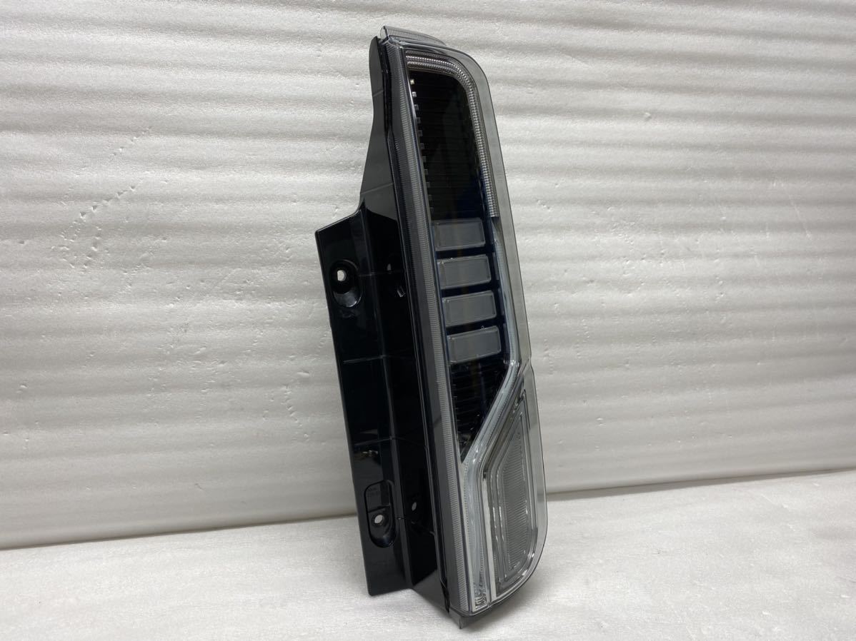スペーシア カスタム MK53S 純正 右 テールランプ KOITO 220-5938M O10 MK53S スズキ 純正 テールの通販 mk53s スズキ純正