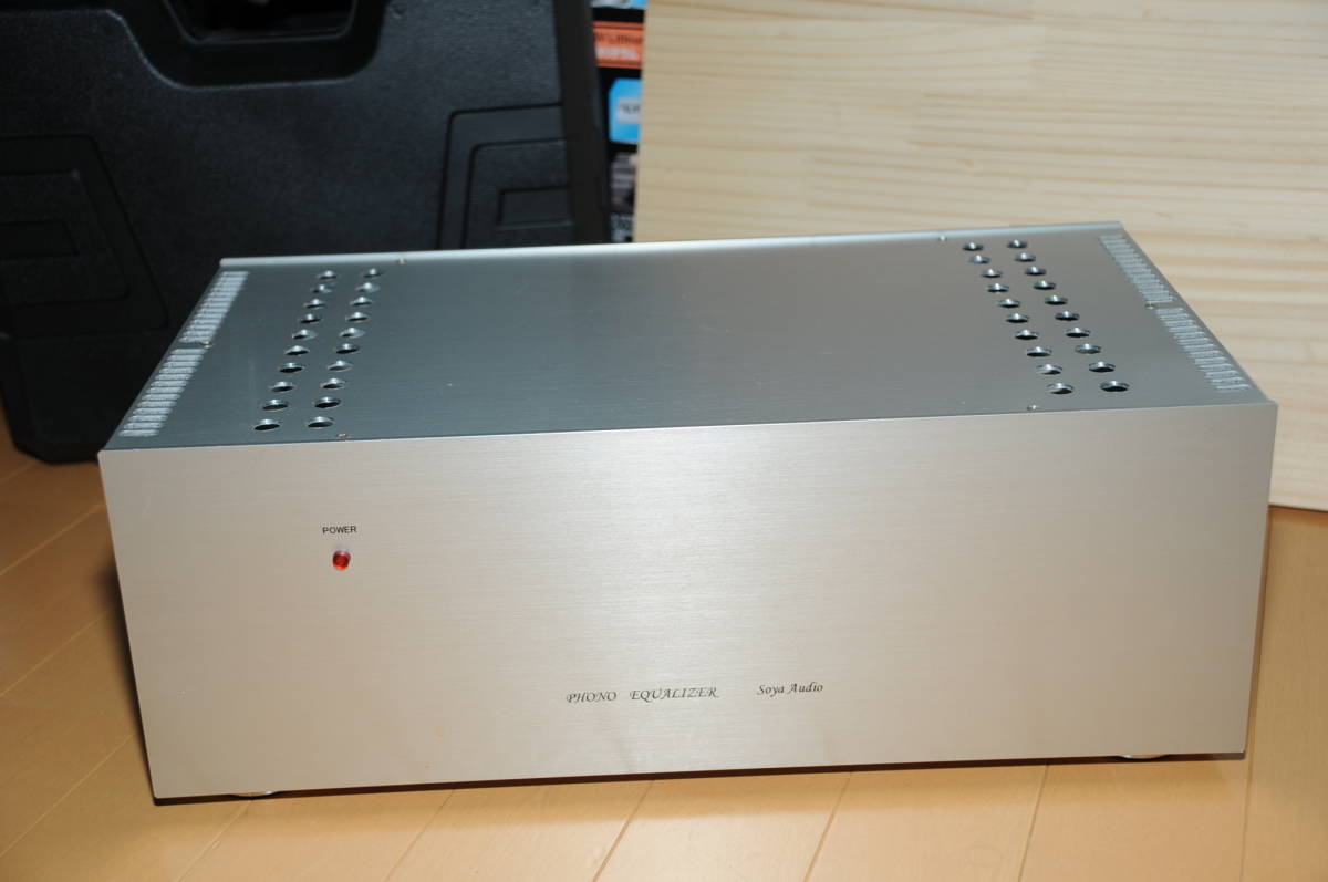 征矢進先生が設計製作されたLCRフォノイコアンプ中古です。　